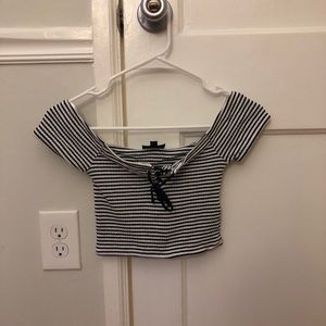 TOPSHOP Crop Top